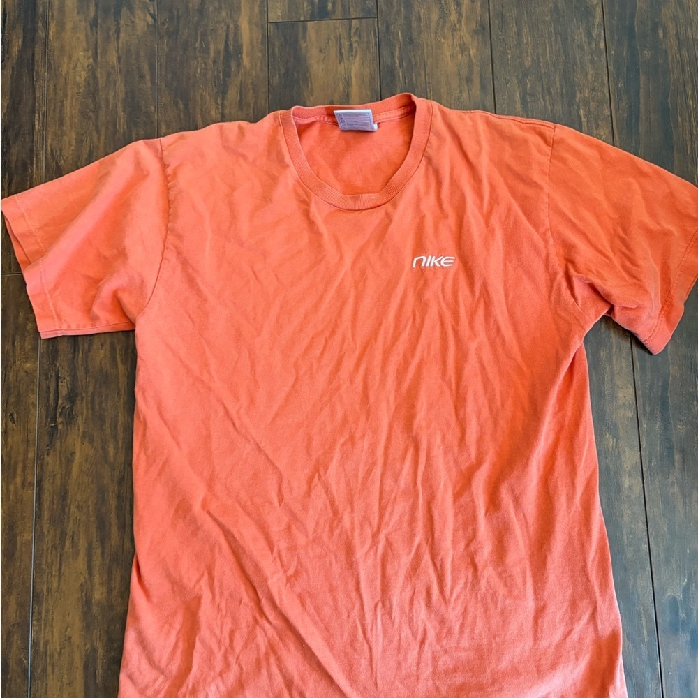 Vintage Nike Men's Bright Orange Tee